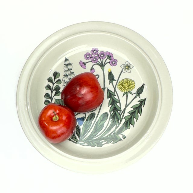 Arabia Vintage Arabia Finland "Flora" Stoneware Platter Designed by Esteri Tomula & Ulla Procopé (1979–1981) Mid-Century Scandinavian Design For Sale - Image 4 of 13