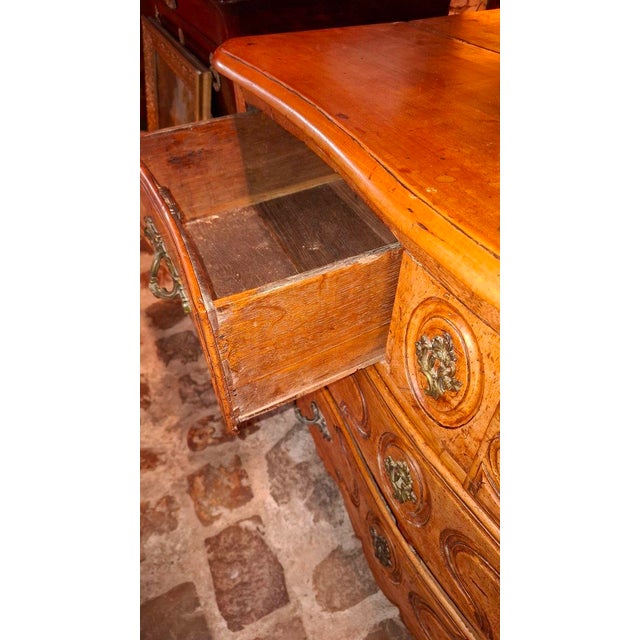 Brown 18th Century Walnut Chest of Drawers, 1790 For Sale - Image 8 of 9