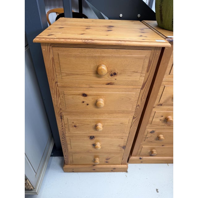 Narrow Pine Chest of Drawers, in Very Good conditions. Designed from 2000