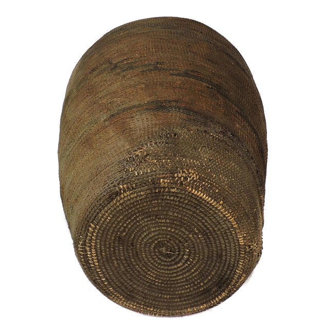 Early 20th Century Early 20th Century Tutsi Tight Weave Basket Rwanda For Sale - Image 5 of 6