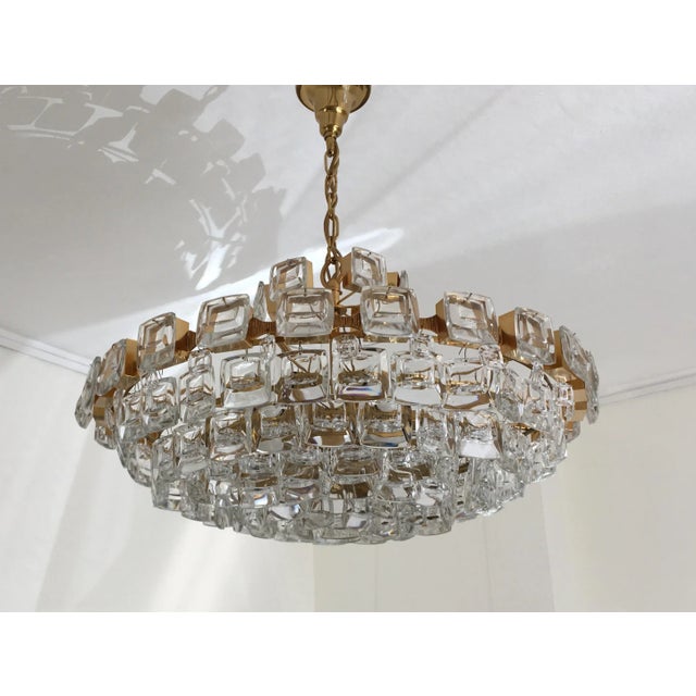 Large Brutalist Crystal & Gilded Brass Chandelier from Palwa For Sale - Image 9 of 12