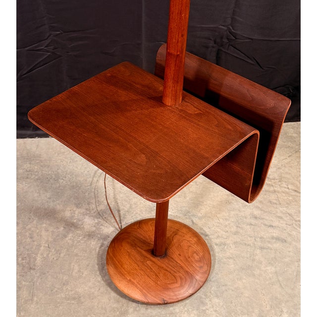 Mid-Century Modern C1950's Mid Century Modern Walnut Floor Lamp With Integrated Side Table and Magazine Rack by Laurel Lamp Co For Sale - Image 3 of 10