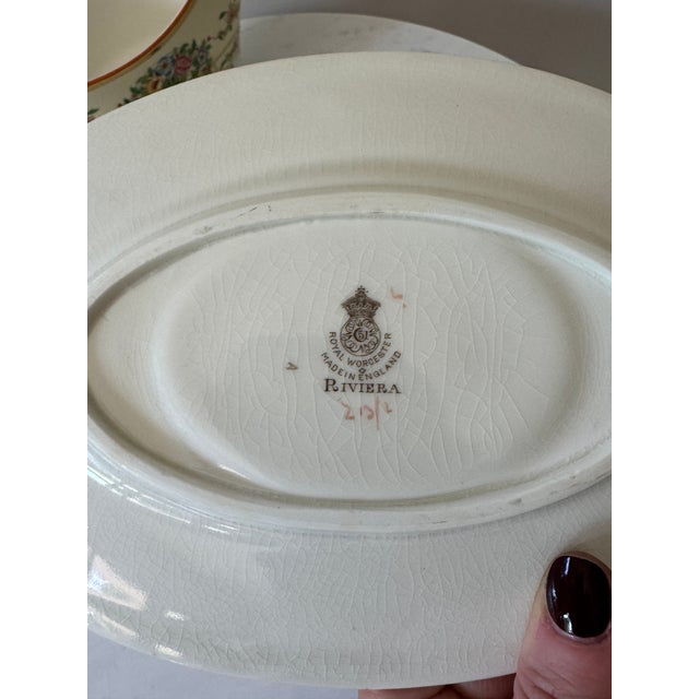 Royal Worcester Vintage Royal Worcester "Riviera" Gravy Boat & Underplate | Made in England | Floral Garland | Fine English Porcelain | Discontinued Pattern For Sale - Image 4 of 8