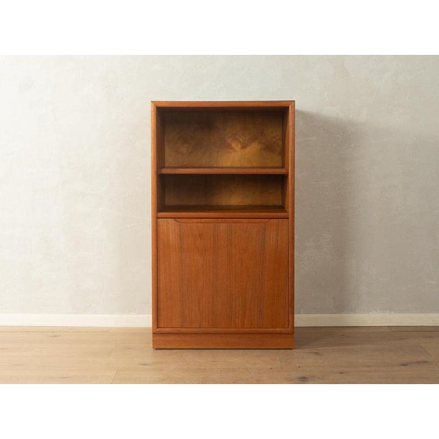 Vintage Chest of Drawers in Solid Wood, 1960s For Sale - Image 3 of 9