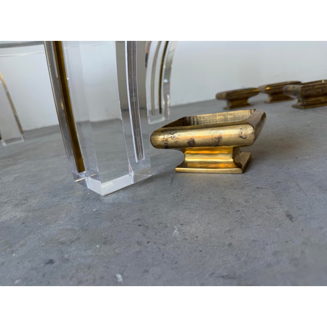 Glamorous Vintage Jeffrey Bigelow Style Lucite & Brass Sculptural Round Coffee Table With Glass Insert For Sale - Image 12 of 12