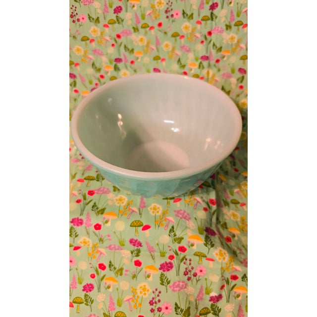 Anchor Hocking Vintage Mid-Century Modern Fire King Anchor Hocking Nesting Bowls For Sale - Image 4 of 9