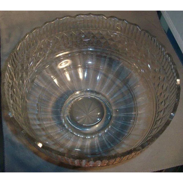 1780s George III Anglo Irish Lead Crystal Cut and Faceted Glass Punch Fruit Centerpiece Bowl For Sale - Image 4 of 7