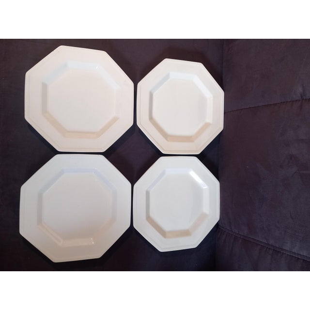 Porcelain Heritage Dinner Service from Johnson Brothers, England, 1970s, Set of 18 For Sale - Image 11 of 12
