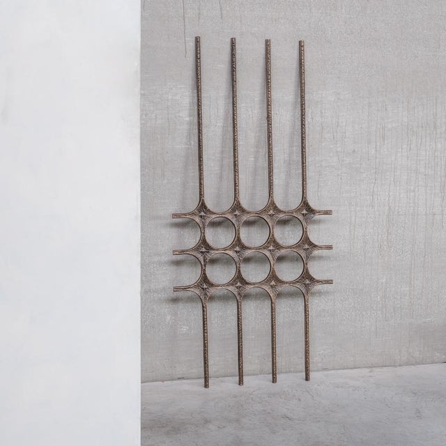 Mid-Century Brutalist Wall Hanging in Metal, in Good conditions. Designed 1960 to 1969