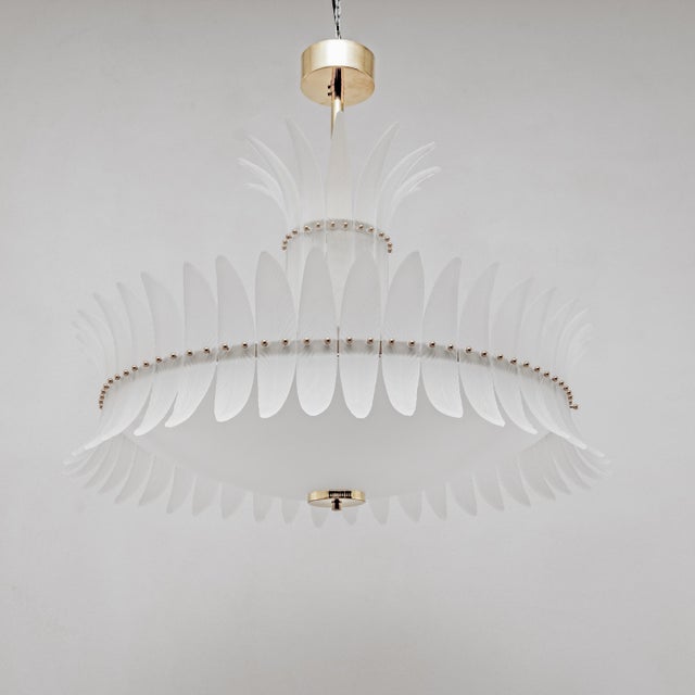 Art Deco Italian Murano Glass Feather Chandelier with Brass Details, 2000 For Sale - Image 4 of 13