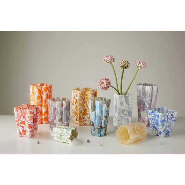 Stories of Italy Nougat Amber Bucket Vase For Sale - Image 4 of 5