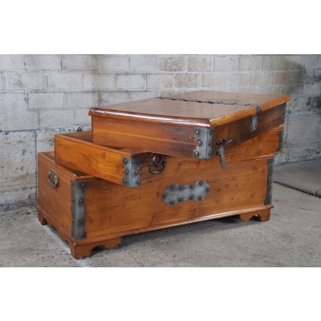 Mid 20th Century American Pine Campaign Style Banded Stacking Swivel Top Blanket Chest Storage Trunk For Sale - Image 5 of 12