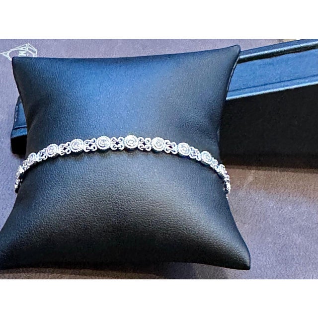 Transparent 21 Round Diamond 4-5 Pointer Each Tennis Bracelet in 14 K White Gold, 1.0 Ct For Sale - Image 8 of 11