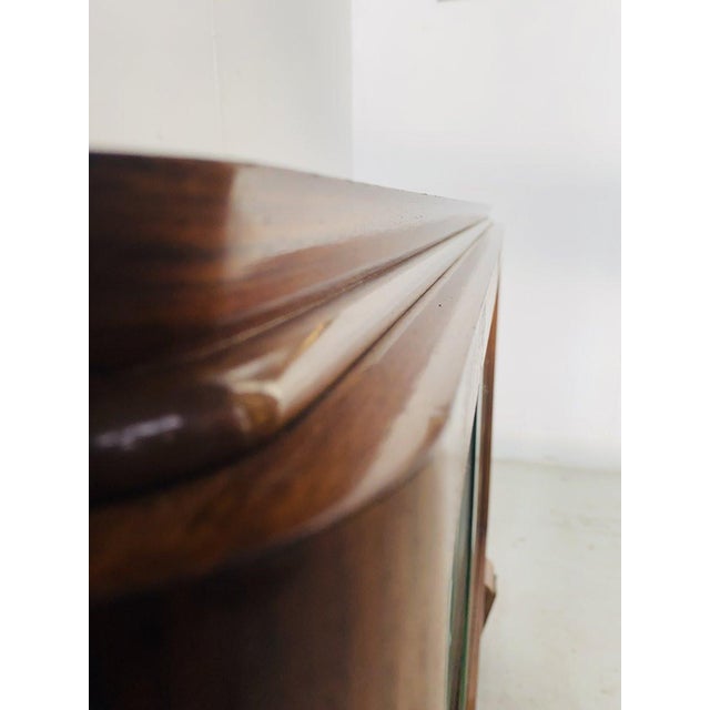 Art Deco Display Case in Mahogany and Veneer For Sale - Image 3 of 12