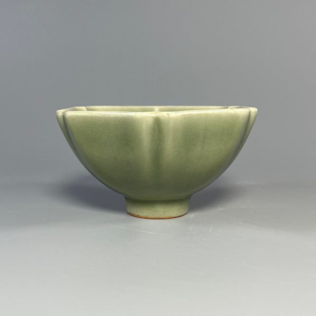 Chinese China Vintage‑Style Olive‑Green Petal‑Shaped Celadon Tea Cup For Sale - Image 3 of 5