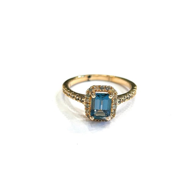 Bochic "Orient" Natural London Topaz Solitaire Ring Set In 18K Gold & Silver For Sale - Image 4 of 11