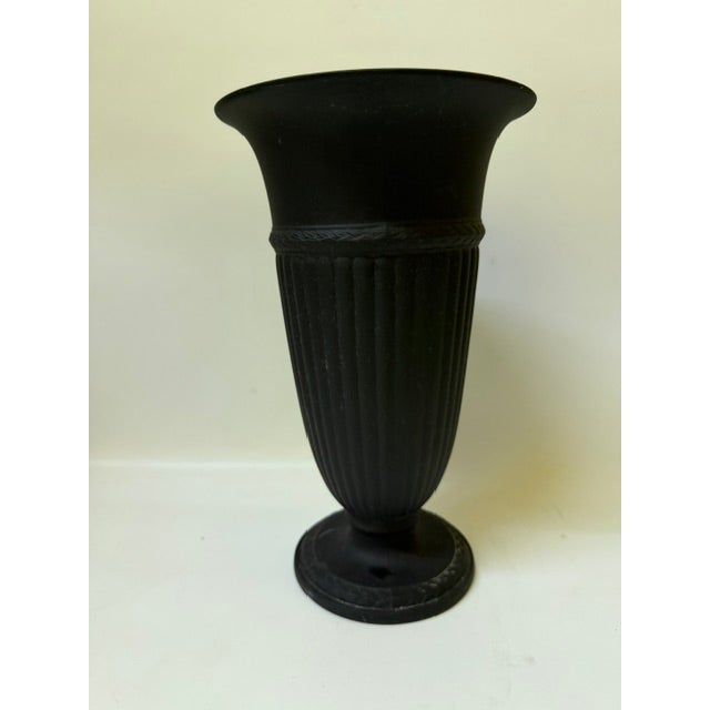 Vintage 1960s Wedgwood Black Basalt Fluted Trumpet Footed Vase For Sale - Image 12 of 16