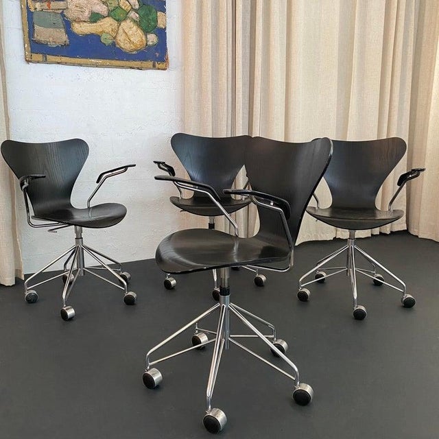 Wood Arne Jacobsen Black Series 7 Swivel Adjustable Armchair Model 3217 Fritz Hansen For Sale - Image 7 of 15