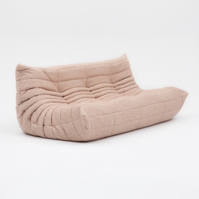Mid-Century Modern Vintage Ligne Roset Togo 3-Seater in Oat Mélange Bouclé - Restored & Authentic For Sale - Image 3 of 18