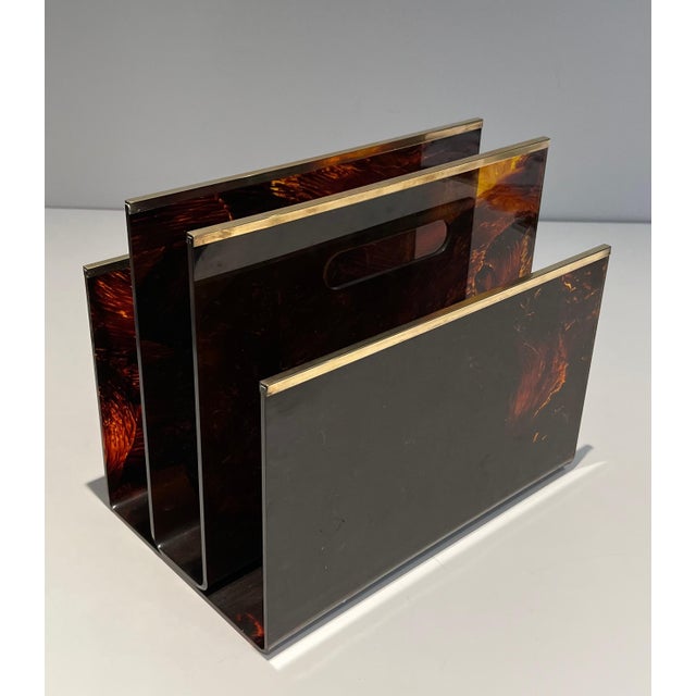 Mid-Century Modern 1970s Magazine Rack in Plexiglass and Brass in Faux Tortoiseshell For Sale - Image 3 of 12