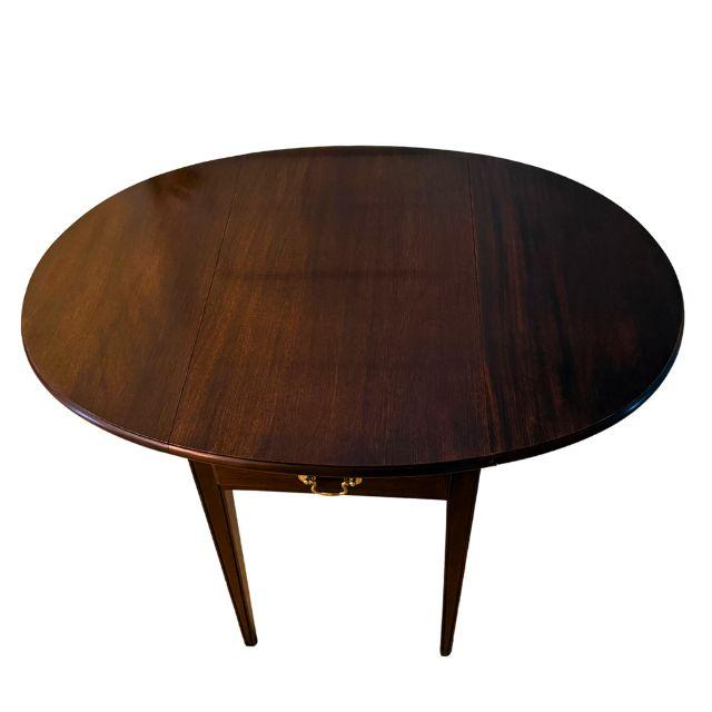 Hepplewhite Late 20th Century, Mahogany, Hepplewhite Style, Pembroke, Folding Side Table For Sale - Image 3 of 14