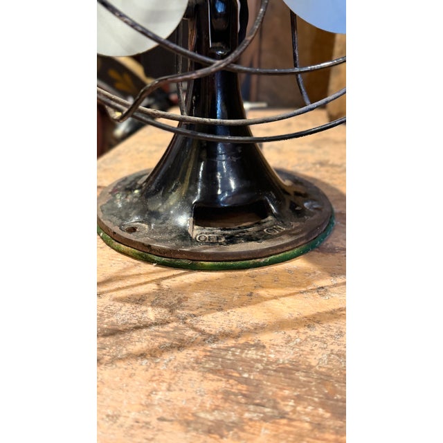 Emerson Vintage Emerson 2450b 4 Blade Electric Table Fan Working For Sale - Image 4 of 11
