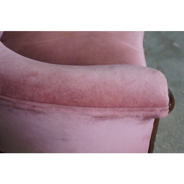 Wood Antique Victorian American Empire Serpentine Walnut Pink Camelback Sofa Loveseat For Sale - Image 7 of 15