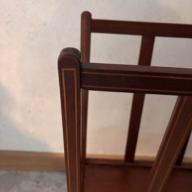 Magazine Rack in Mahogany, in Very Good conditions. Designed 1960 to 1969