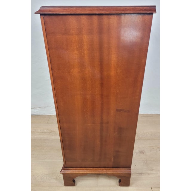 Mid-Century Serpentine Chest of Drawers from Bevan Funnell, 1930s For Sale - Image 11 of 16