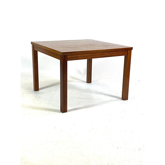 Coffee table in rosewood of Danish design from the 1960s. The table is in great vintage condition.