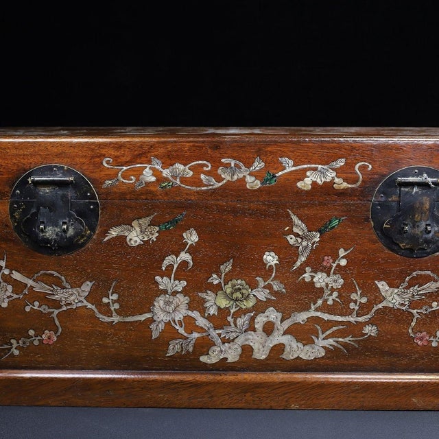 Vintage Chinese Huali Rosewood Scroll Box | Mother-of-Pearl Inlaid Long Chest With Brass Mounts For Sale - Image 4 of 9
