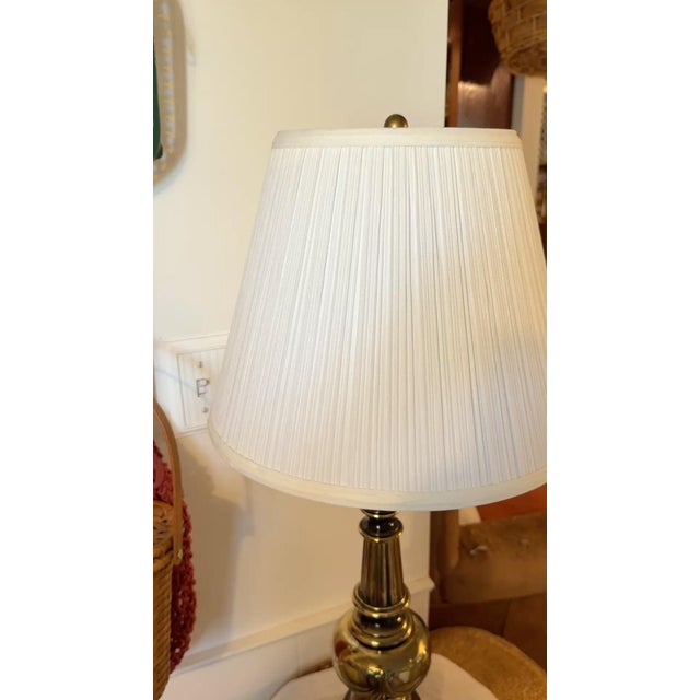 Mid 20th Century Hollywood Regency Style Brass-Colored Lamp For Sale In Detroit - Image 6 of 6
