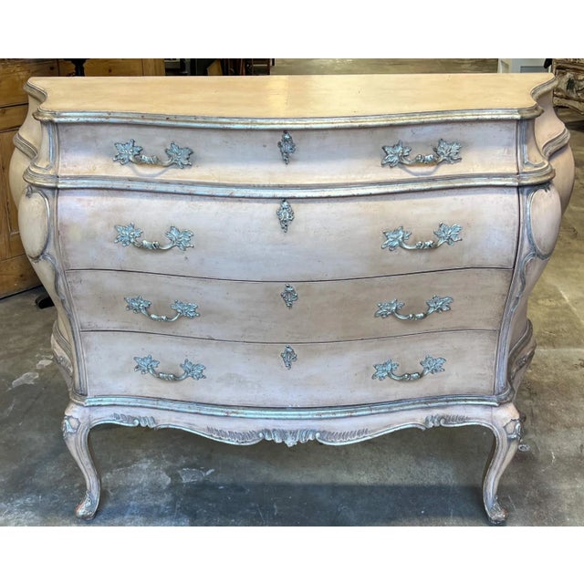 French Louis XV Style Pink Blush & Silver Gilt Serpentine Bombay Chest / Commode For Sale - Image 4 of 10