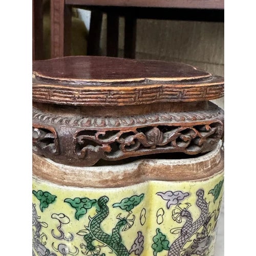 19th Century Porcelain Republic Era Kangxi Style Famille Verde Biscuit Box For Sale - Image 9 of 11
