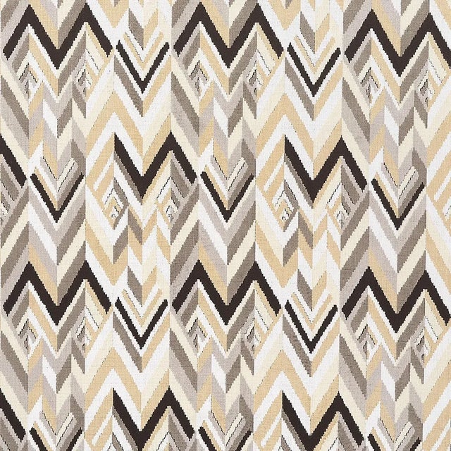 SAMPLE - Schumacher Taylor Velvet Fabric In Pebble For Sale