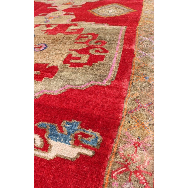 Mid 20th Century Bright Red and Taupe Vintage Turkish Oushak Rug With Dual Medallion Design For Sale In Atlanta - Image 6 of 10