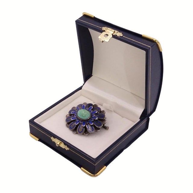 Art Nouveau Cabochon Flower Brooch in Antiqued Metal, Enamel and Turquoise, France, 1920s For Sale - Image 3 of 18