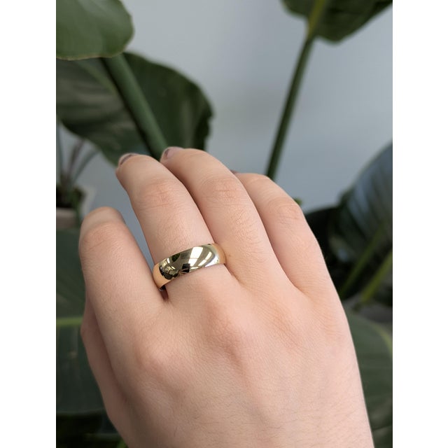 A substantial, heavy-weight 14k gold band crafted for those who like their style bold and timeless. Comfort-fit interior...