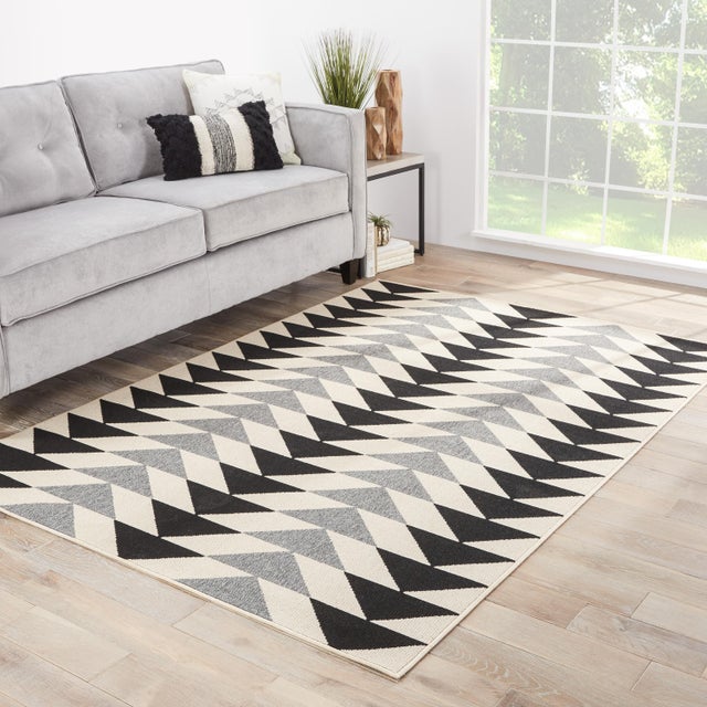 Jaipur Living McKenzie Indoor Outdoor Geometric Black & Cream Area Rug