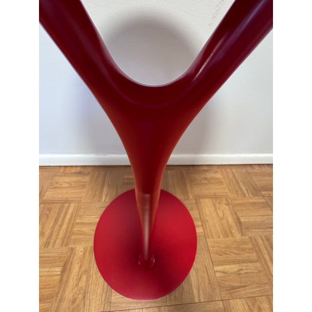 Metal Red Powder-Coated Steel Round Side Table, Jasper Morrison Atlas Style, Sculptural Y-Fork Pedestal Base For Sale - Image 7 of 10