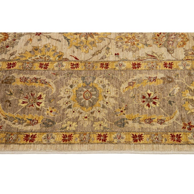 Handmade Paki Peshawar Wool Rug in Beige With Floral Design For Sale - Image 9 of 10