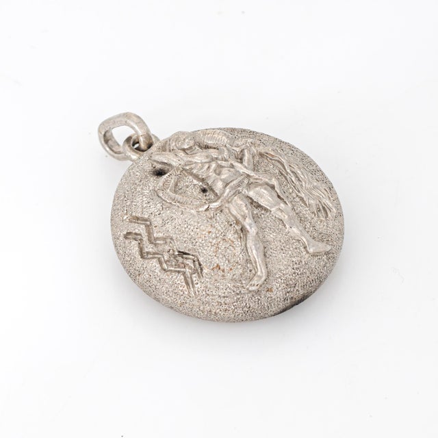 Modern Vintage 70s Pendant Gianmaria Buccellati Aquarius Zodiac Charm Sterling Silver For Sale - Image 3 of 5