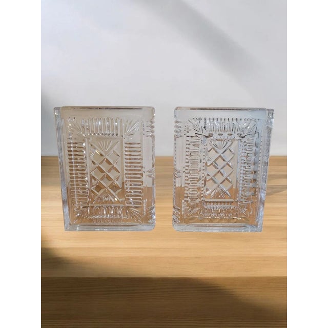 Enhance your bookshelf with this elegant set of 2 Waterford Crystal Walden bookends. Crafted with the renowned clarity and...