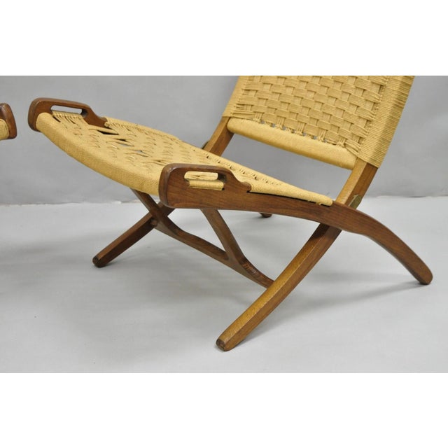 Mid 20th Century Mid 20th Century Vintage Mid Century Modern Woven Rope Wooden Folding Lounge Chair - A Pair For Sale - Image 5 of 11