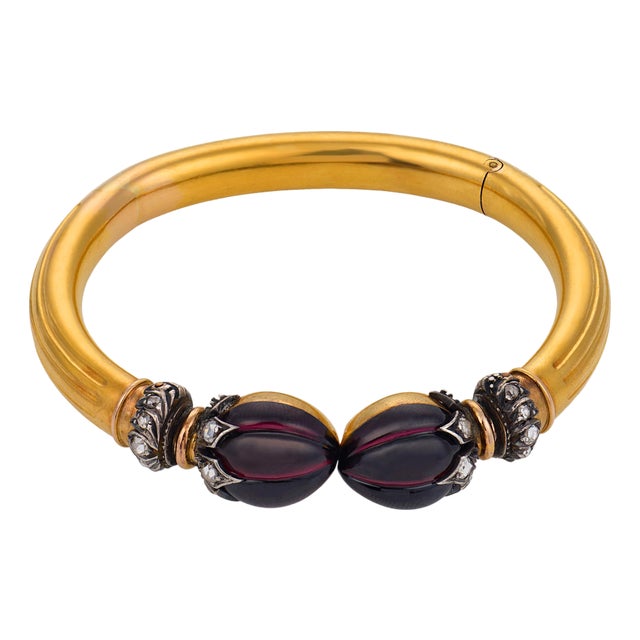 1910s French Belle Epoque Garnet Diamond 18k Yellow Gold Silver Bangle For Sale