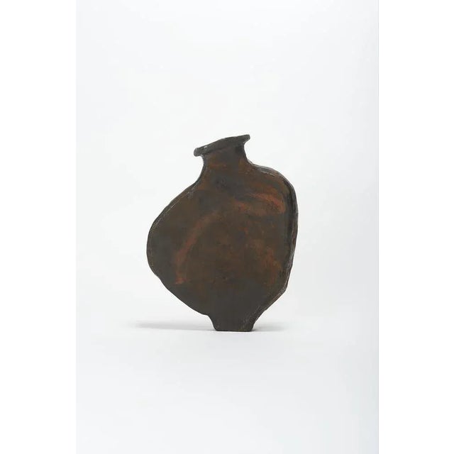 Tumbo vase by Willem Van hooff. Core vessel series. Dimensions: W 26 x H 36 cm. Materials: Earthenware, ceramic, pigments,...