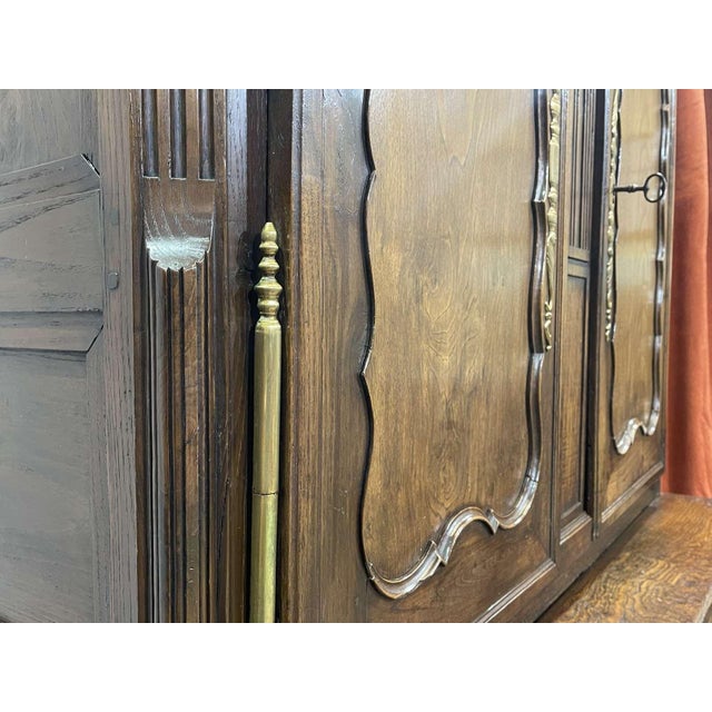 Antique Cabinet in Oak and Chestnut, 1700s For Sale - Image 16 of 18