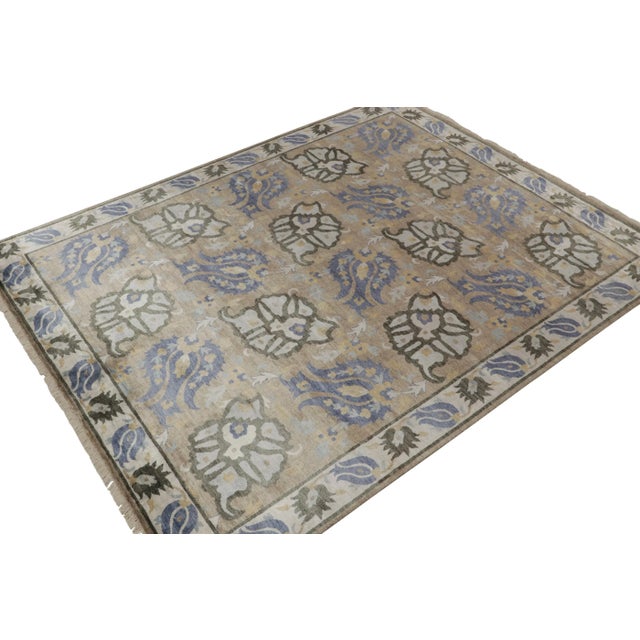 An 8x10 rug inspired from traditional rug styles, from Rug & Kilim’s Modern Classics Collection. Hand knotted in wool and...