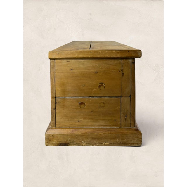 Early 20th Century English Pine Antique Blanket Chest For Sale - Image 4 of 8