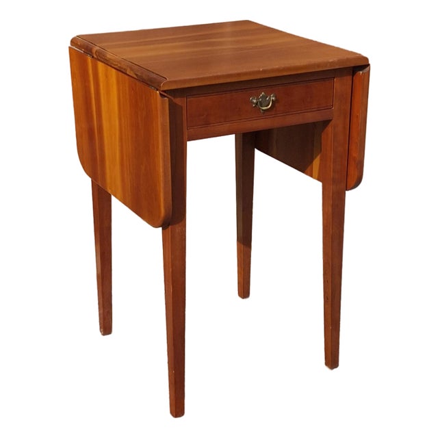 Mid 20th Century American Federal Style Solid Cherry Single Drawer Drop-Leaf Side Table For Sale